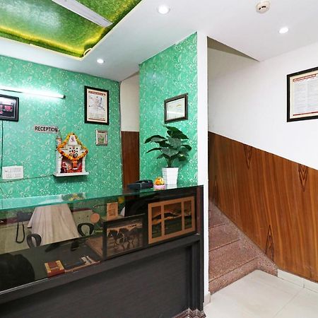 Oyo 24958 Hotel Dayal Belanganj Exterior foto