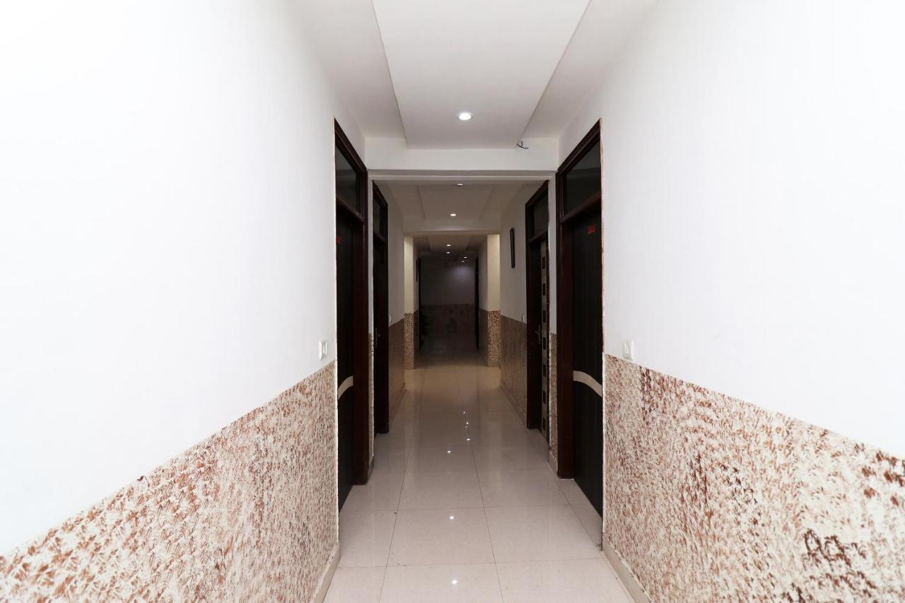 Oyo 24958 Hotel Dayal Belanganj Exterior foto